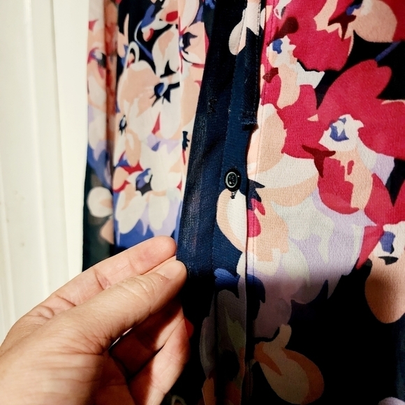 Gap Navy Sheer Floral Top Women's Large L Scoop Neck Tie Front Button Down EUC - Picture 4 of 10